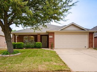 1525 Wickham Dr, Burleson, TX 76028