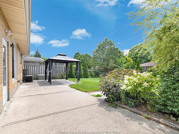 4th image of 465 Christopher Dr