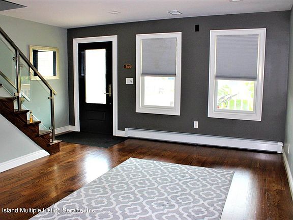 2nd image of 140 Dubois Ave