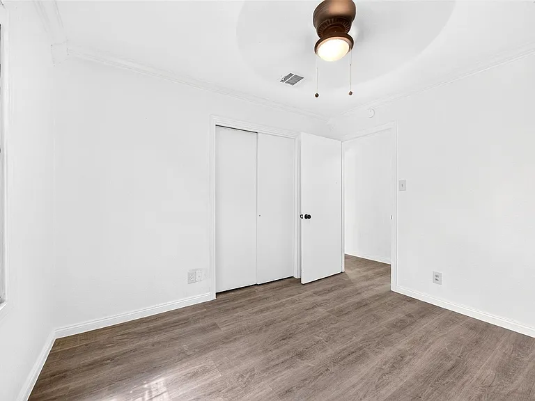 9211 Clearway Dr — Photo 23