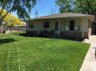 39962 Day Dr, Clinton Township, MI 48038