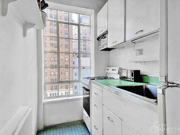 5th image of 10 Park Ave #7J