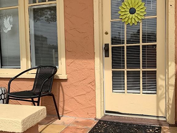 4th image of 1110 Royal Palm Blvd #2