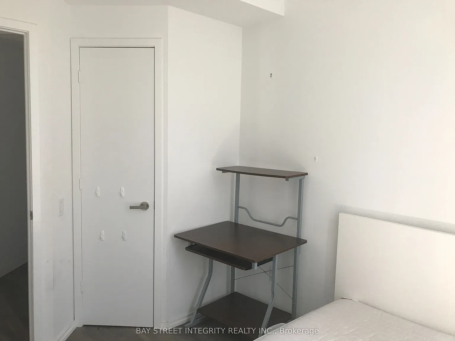 Chaz Yorkville — Photo 4