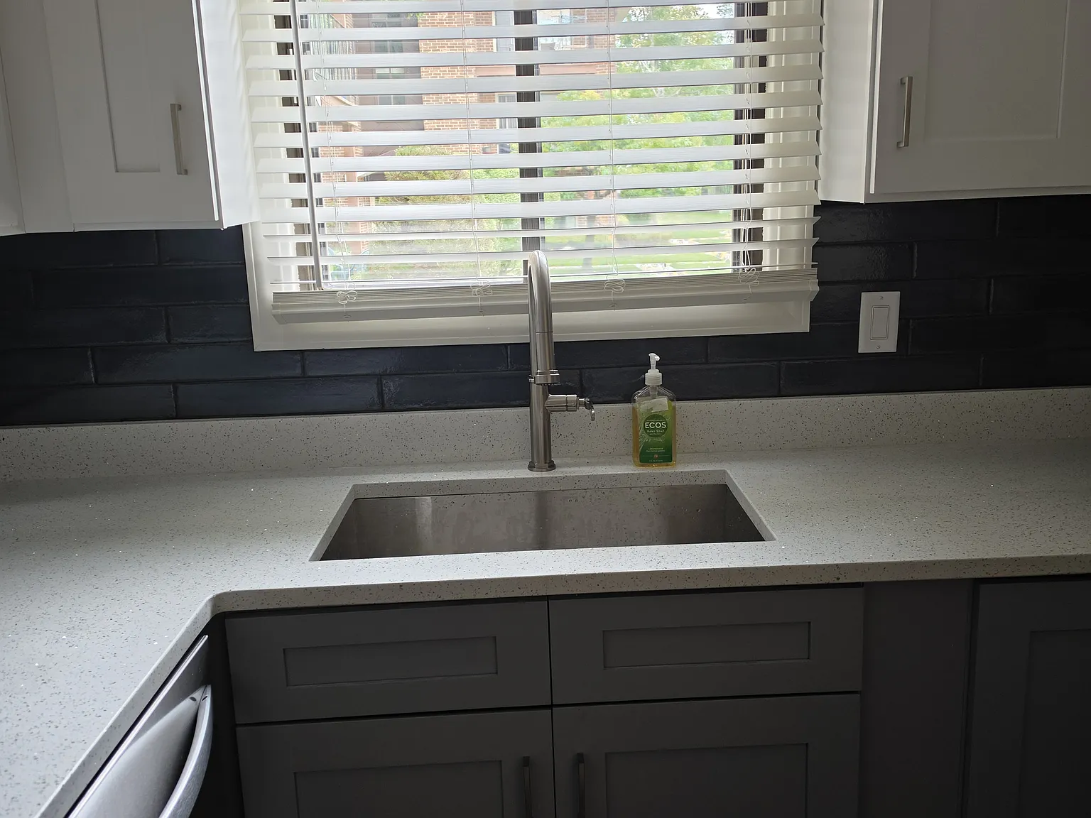 1 bed, 650 sqft, $1,600 — Photo 3