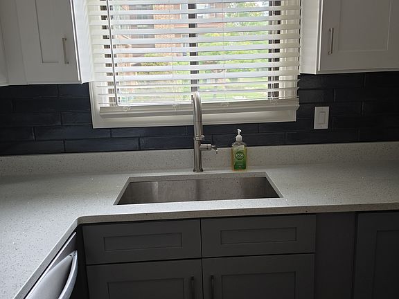 3rd image of 15709 Terrace Dr #1
