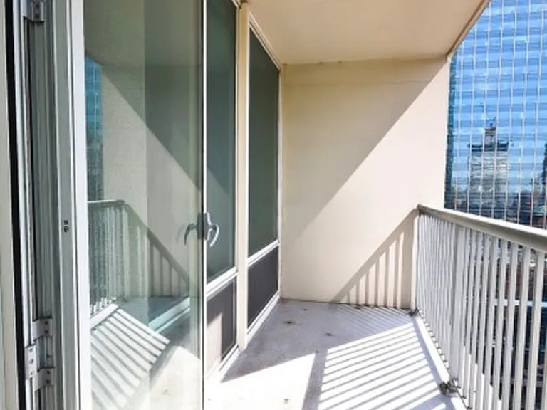 345 N Lasalle St #1207 — Photo 4