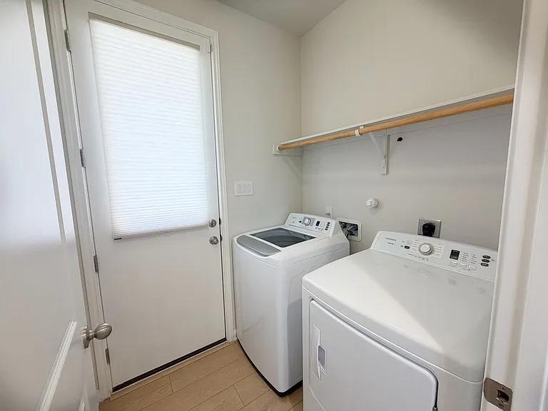 2161 Hofstaat Dr — Photo 20