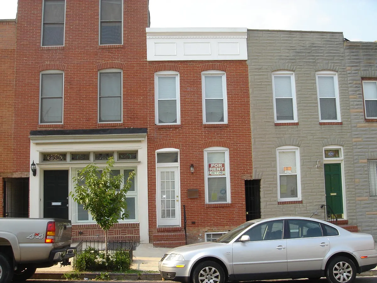 Building Photo - 2538 Foster Ave