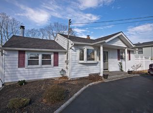 1146 Hyman Ave, Bay Shore, NY 11706