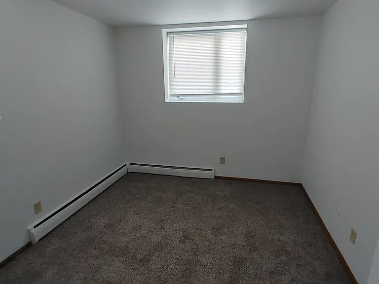 3455 Minnehaha Ave #4 — Photo 2