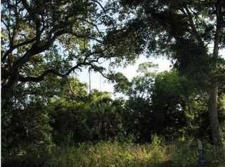 222 9th St, Apalachicola, FL 32320
