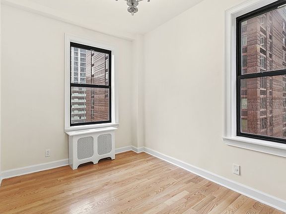 3rd image of 245 W 51st St #8II