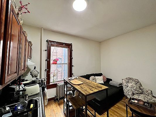 3rd image of 1137 President St APT 3C
