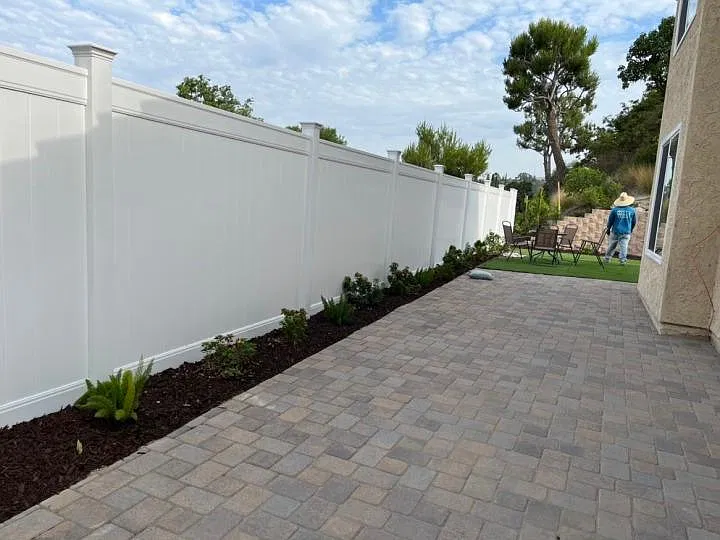 4 bed, 2.5 bath, 2161 sqft, $4,400 — Photo 4