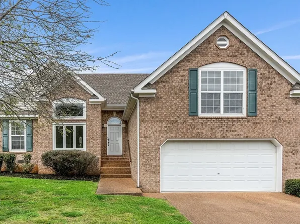 3002 Farmville Cir, Spring Hill, TN 37174