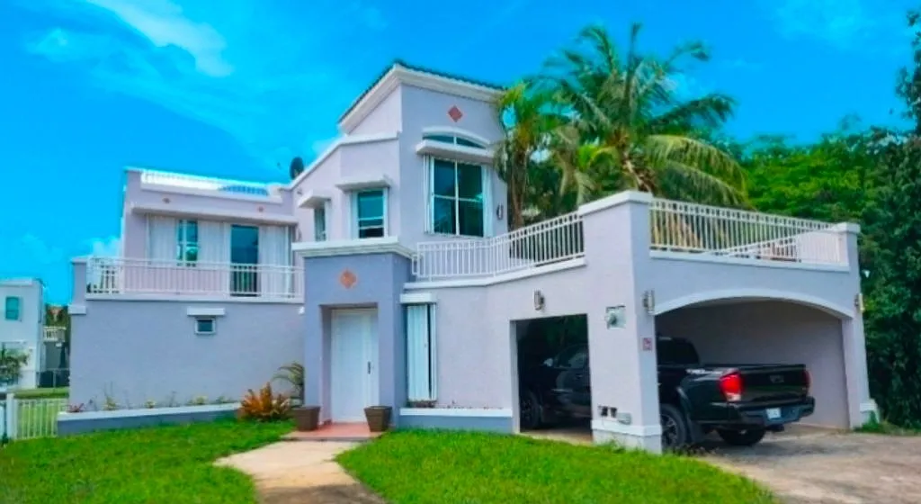 3 bed, 2.5 bath, 2000 sqft, $2,900 — Photo 1