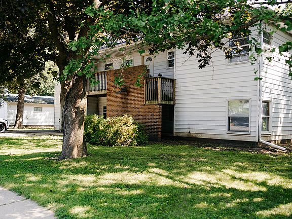 2nd image of 436 Russell Rd