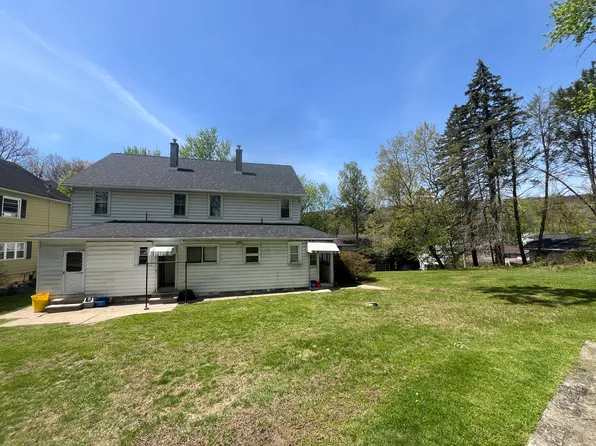 77 Arch St, Edwardsville, PA 18704