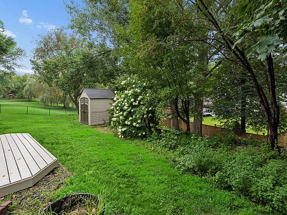 4th image of 7865 Grinnell Ct E