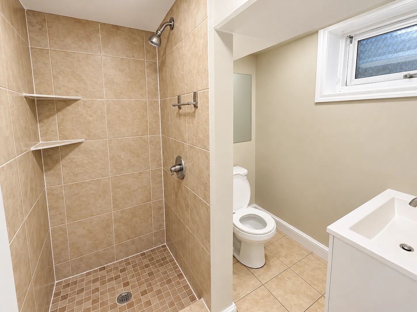 3 bed, 1200 sqft, $1,745 — Photo 4