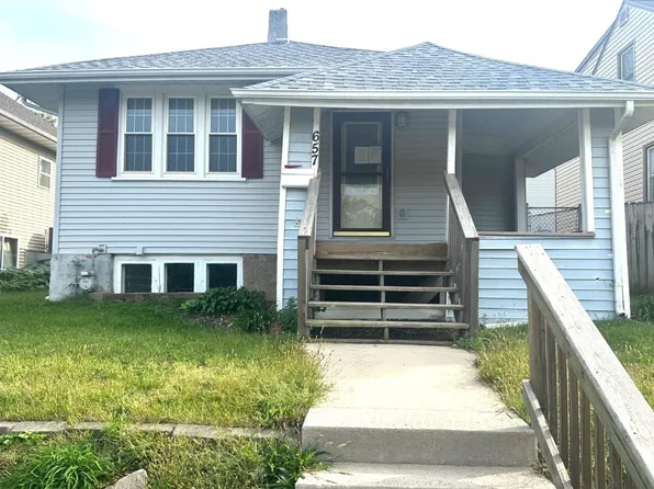 657 16th Ave SW, Cedar Rapids, IA 52404