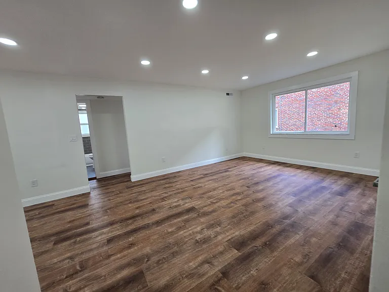 6305 Englewood Ave #1 — Photo 21
