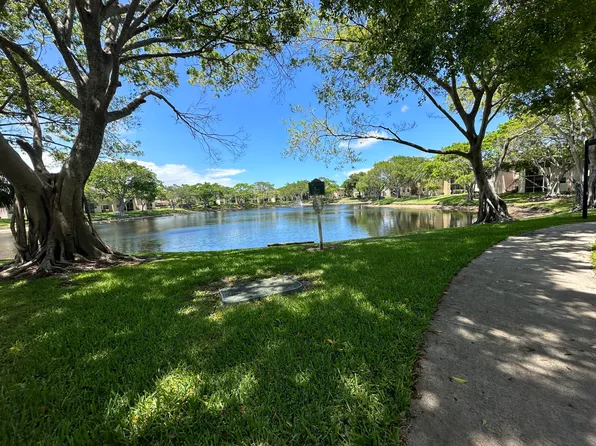 641 Cypress Lake Blvd APT P, Pompano Beach, FL 33064