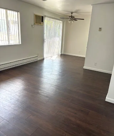 14718 W Magnolia Blvd #7 — Photo 7