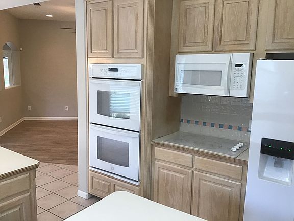 5th image of 3205 Covina Ct