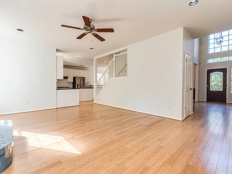 6911 Gentle Oak Dr — Photo 9