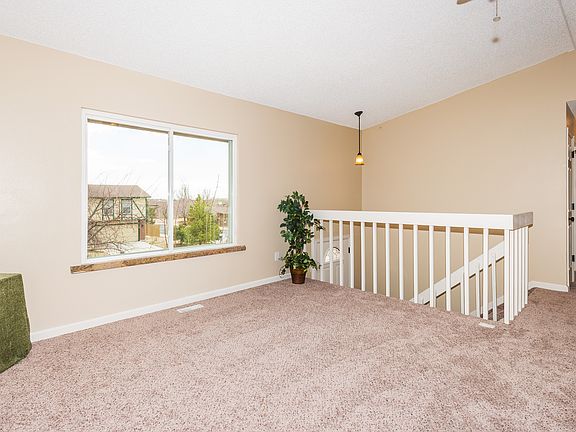 5th image of 3890 Glenhurst St