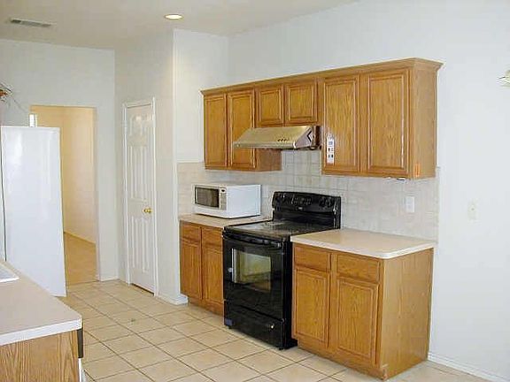 4th image of 1005 Eastwick Dr