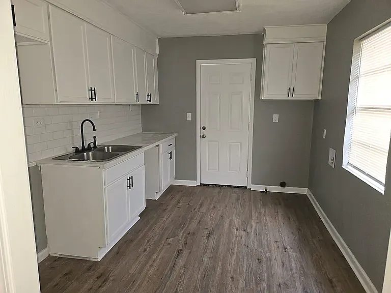 419 W Decatur Ave — Photo 18
