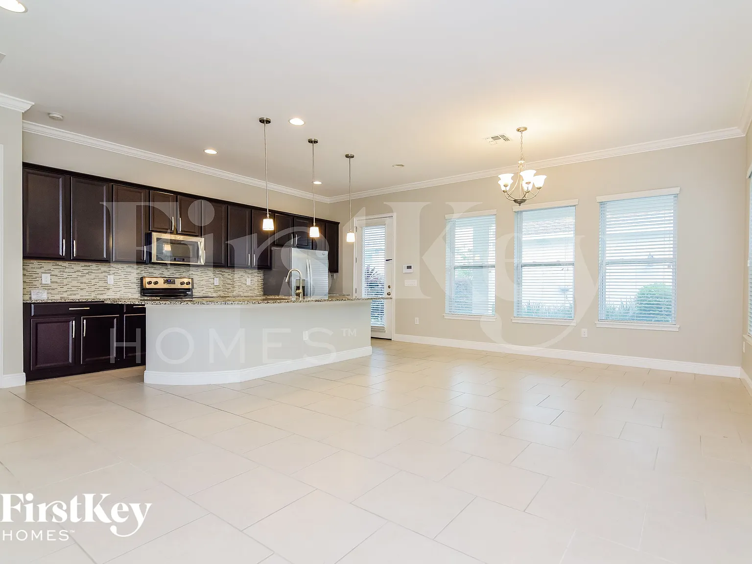 4 bed, 2.5 bath, 2512 sqft, $2,730 — Photo 3