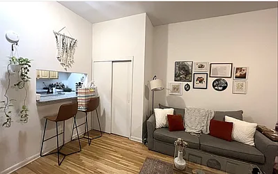 Rented by KNOCKKNOCK LLC