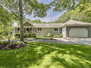 16 Quail Run, Hampton Bays, NY 11946
