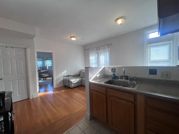 3 Englewood Ave APT 16, Brookline, MA 02445