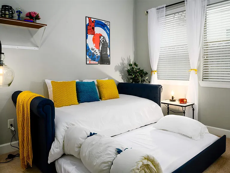2105 Naomi St #B — Photo 13
