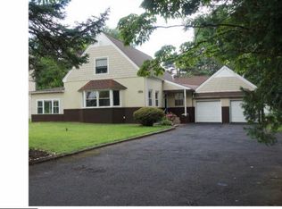 980 Brown Ave, Huntingdon Valley, PA 19006