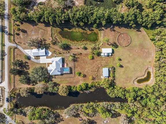 5th image of 9851 Merle Dr