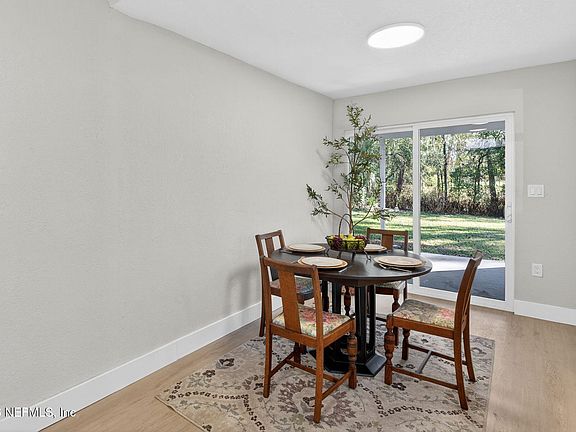 3rd image of 505 NIGHTINGALE Road