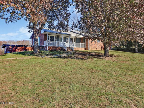 2nd image of 146 S Country Dr