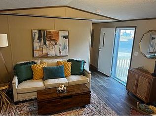 201 Mars Dr, East Grand Forks, MN 56721