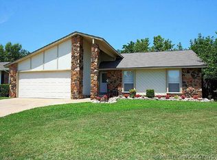 8975 E 57th St, Tulsa, OK 74145