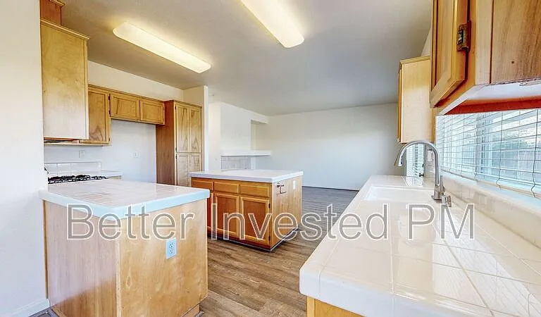 329 Hansbery Way — Photo 5