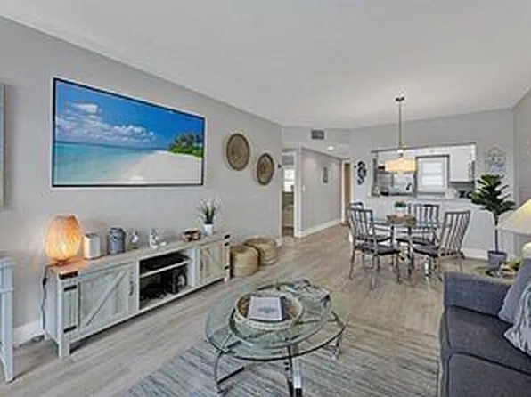803 River Point Dr APT 107B, Naples, FL 34102