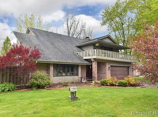 40W589 White Fence Way, St Charles, IL 60175
