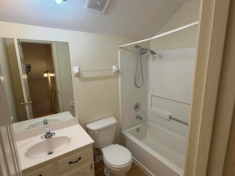 7632 Tally Ho Dr E — Photo 11