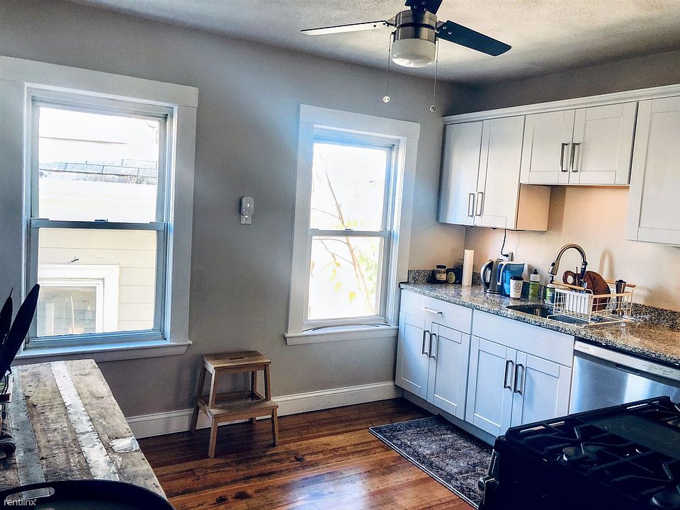 10-12 Mortimer Pl. #1 Somerville Shared Unit Photo 4